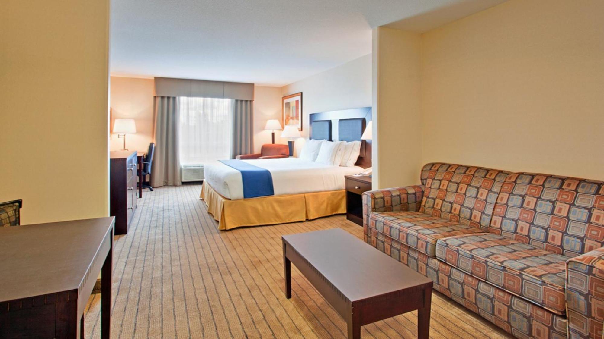 Holiday Inn Express Hotel & Suites Swift Current By Ihg Bagian luar foto