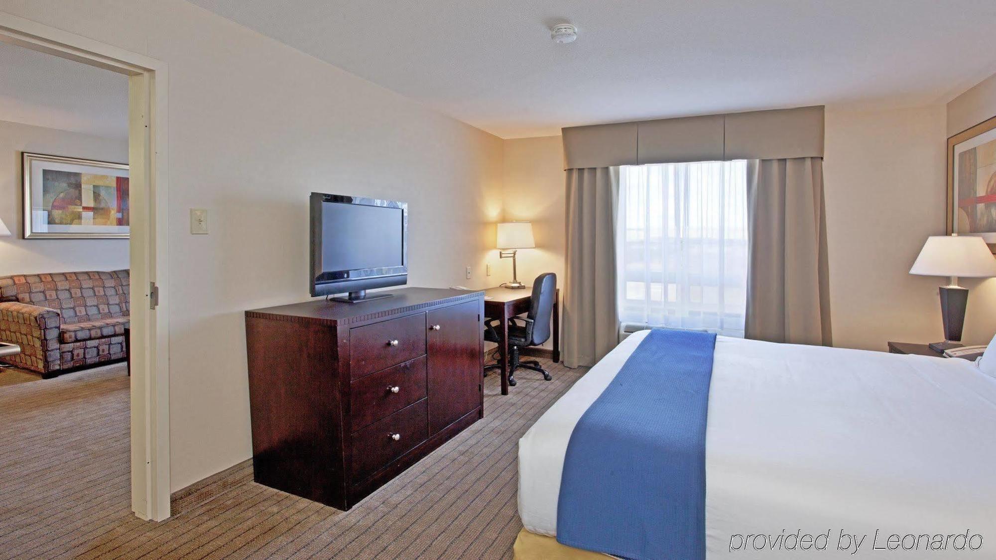 Holiday Inn Express Hotel & Suites Swift Current By Ihg Ruang foto