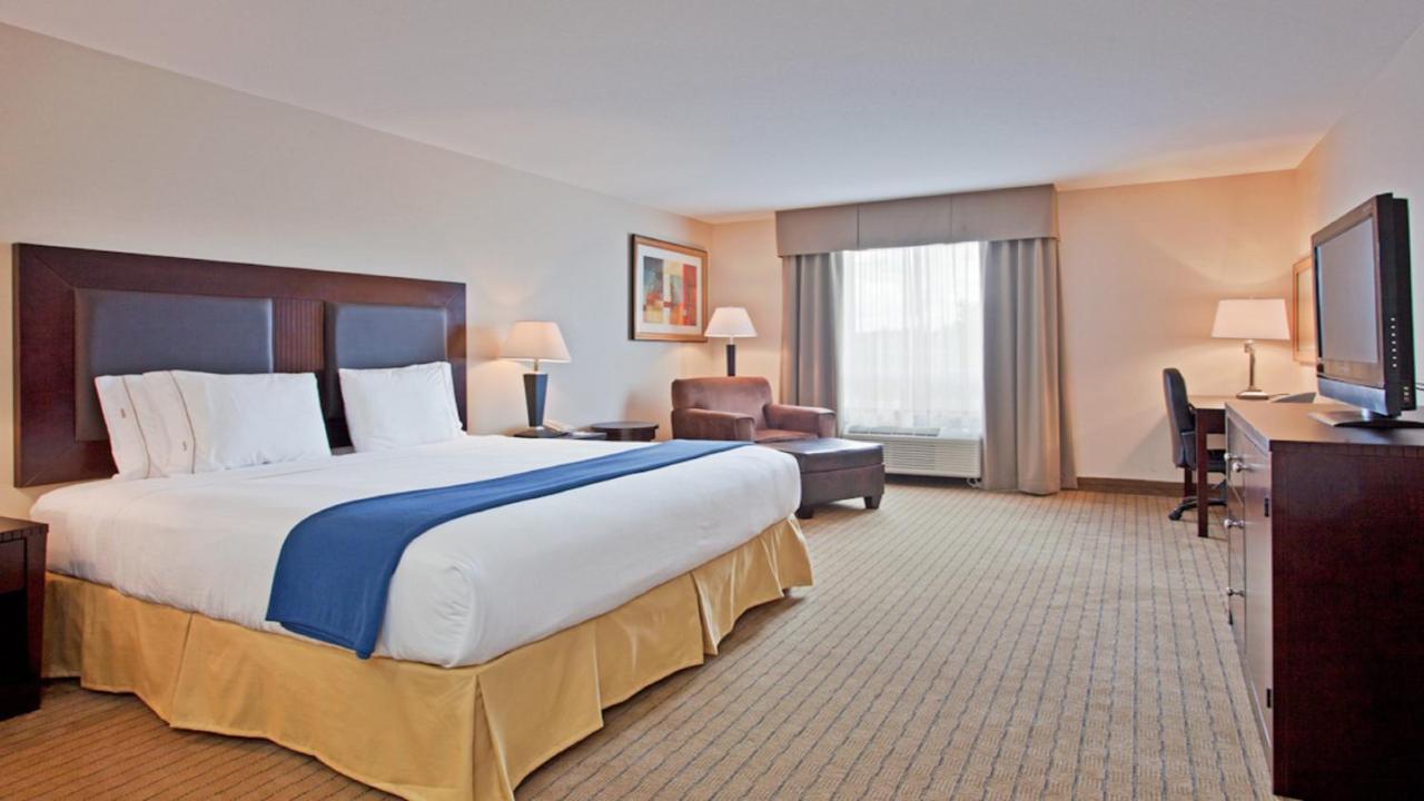 Holiday Inn Express Hotel & Suites Swift Current By Ihg Bagian luar foto
