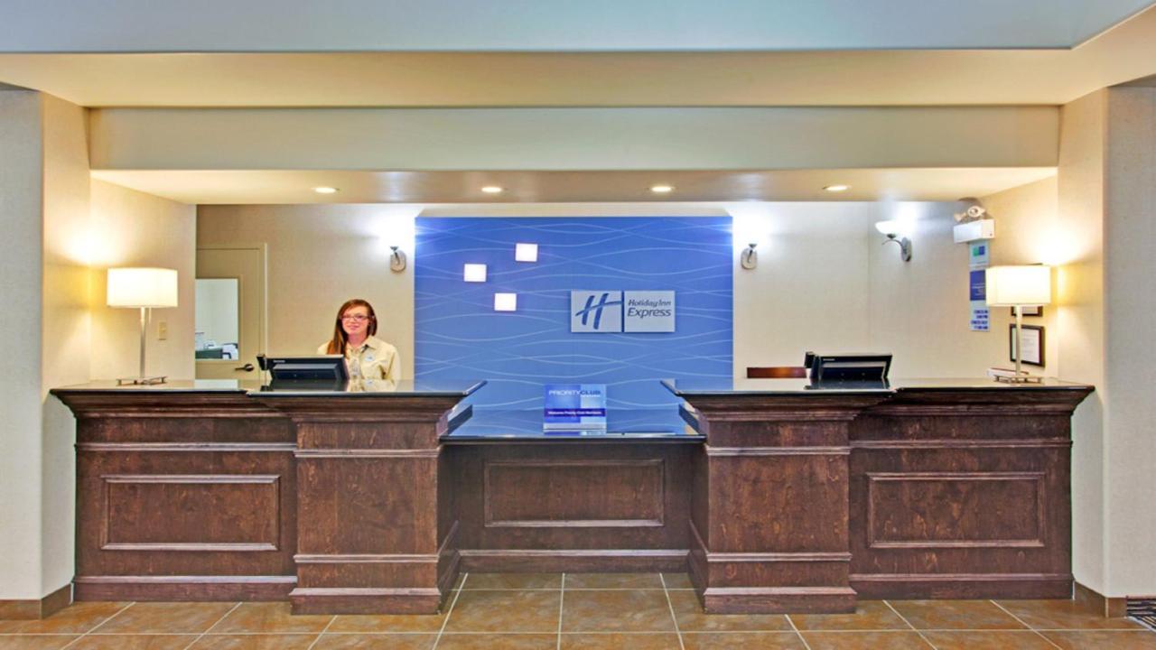 Holiday Inn Express Hotel & Suites Swift Current By Ihg Bagian luar foto
